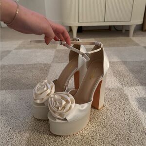 Elegant White Platform Heels with Floral Accent